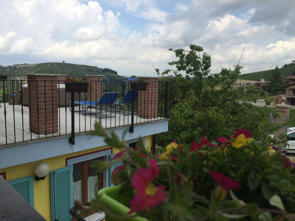 Bed and Breakfast La Terrazza Del Barbaresco Neviglie Pokój zdjęcie